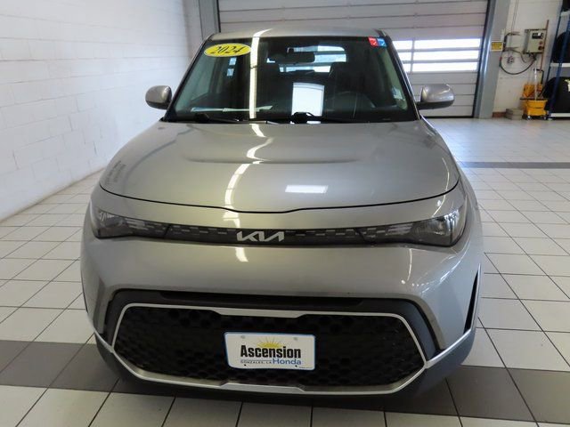 Used 2024 Kia Soul LX w/ Option Group 015 image 17