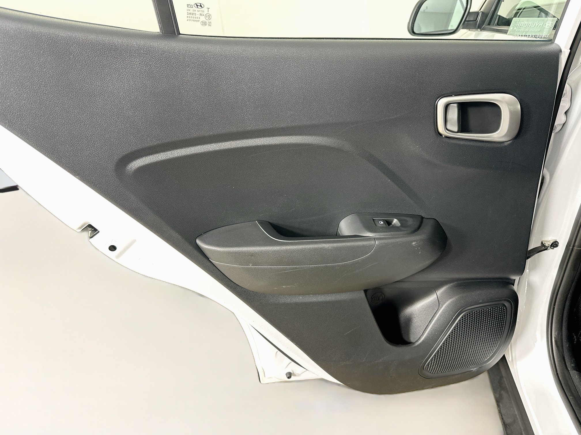 Used 2025 Hyundai Venue SEL FWD image 26