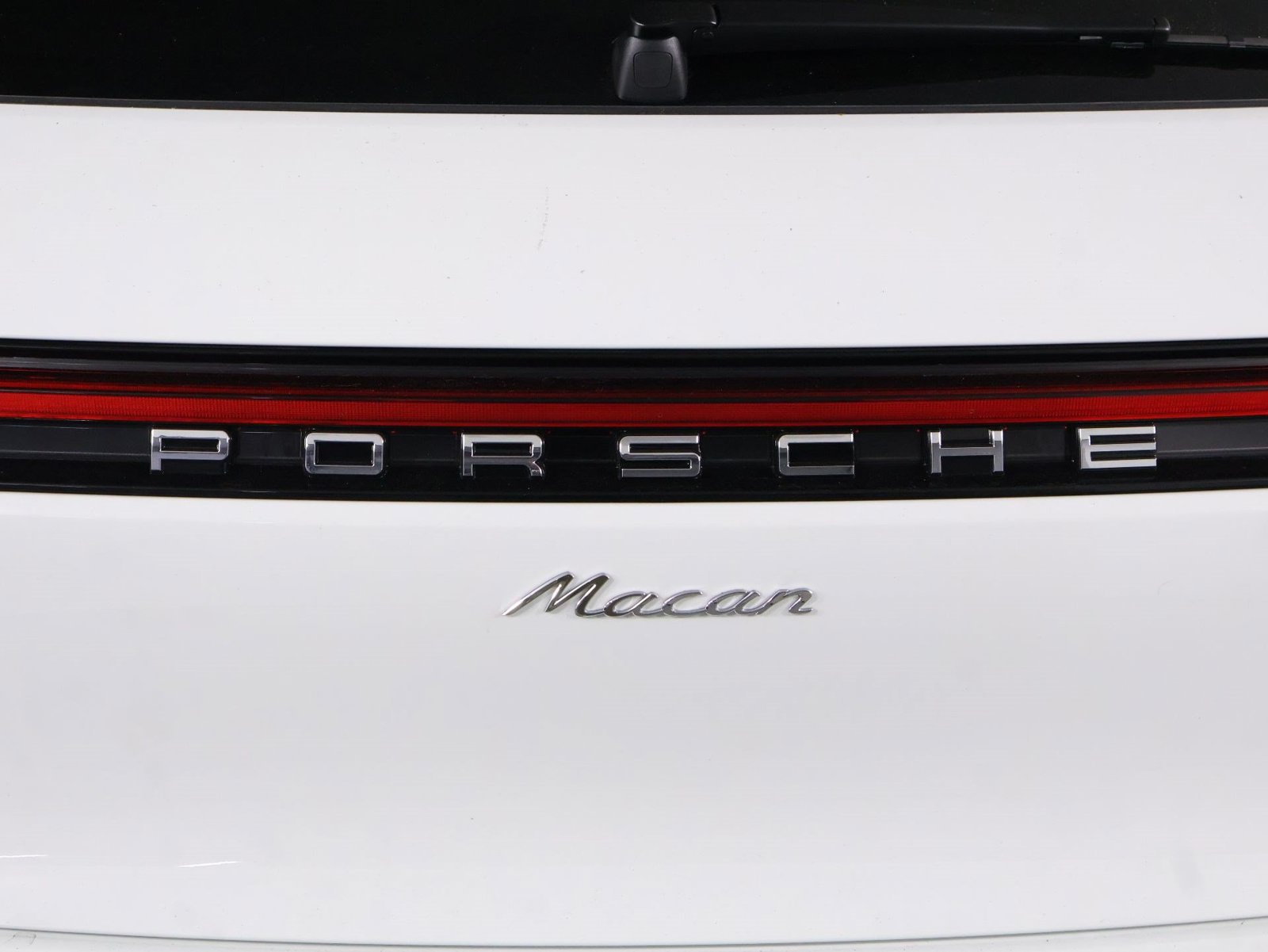 New 2026 Porsche Macan AWD/4WD image 22