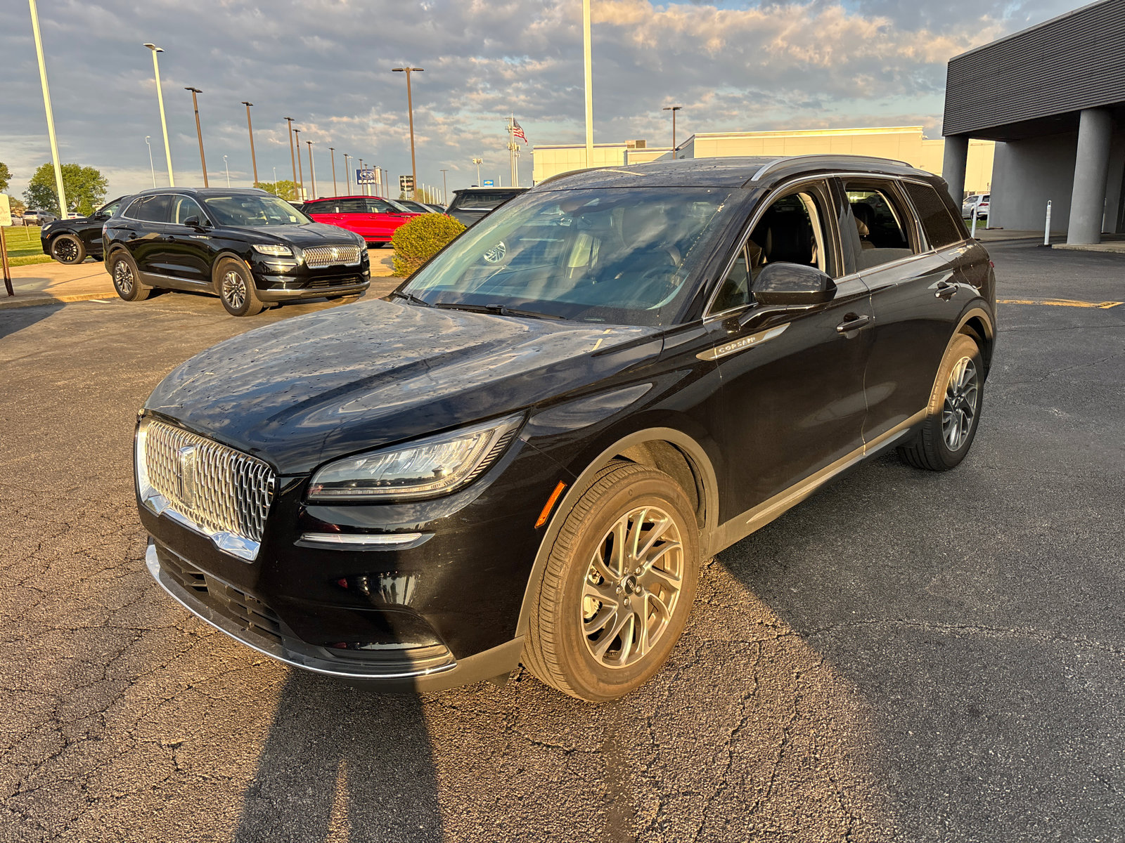 Certified 2022 Lincoln Corsair FWD image 3