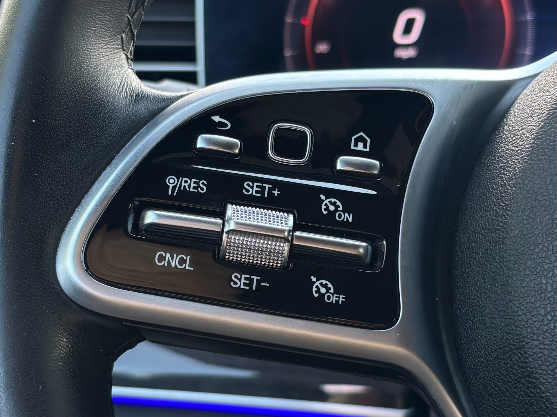 Used 2020 Mercedes-Benz GLS 450 4MATIC image 34