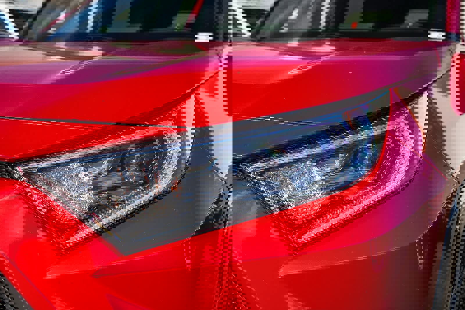 Used 2021 Toyota RAV4 SE w/ Weather & Moonroof Package image 8