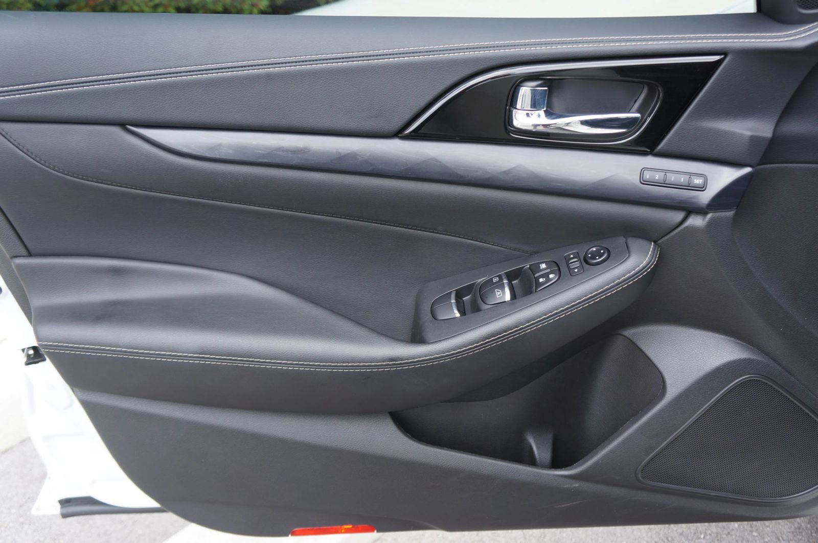 Used 2023 Nissan Maxima Platinum w/ Sport Mat Group FWD image 19