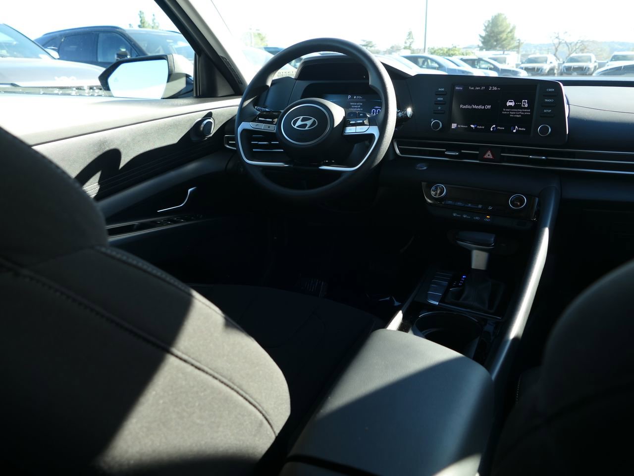 Used 2025 Hyundai Elantra Blue image 23