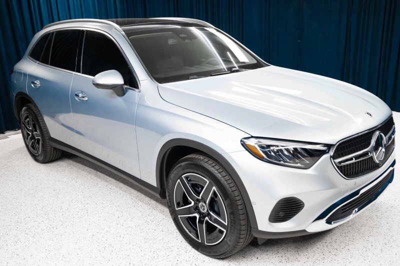 New 2026 Mercedes-Benz GLC 300 image 3