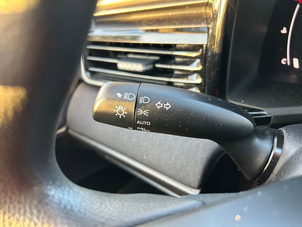 Used 2025 Toyota Camry LE w/ Convenience Package image 22