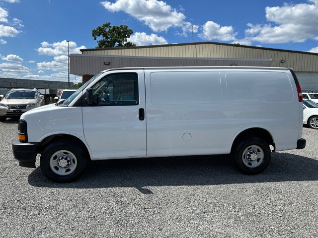 Used 2017 Chevrolet Express 2500 RWD image 15