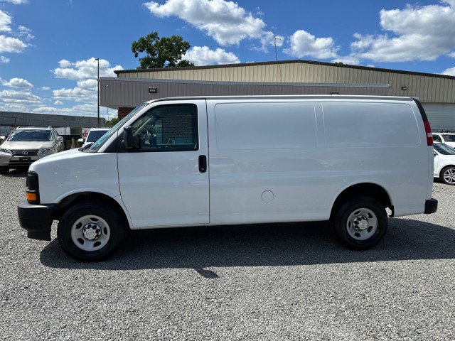 Used 2017 Chevrolet Express 2500 RWD image 15