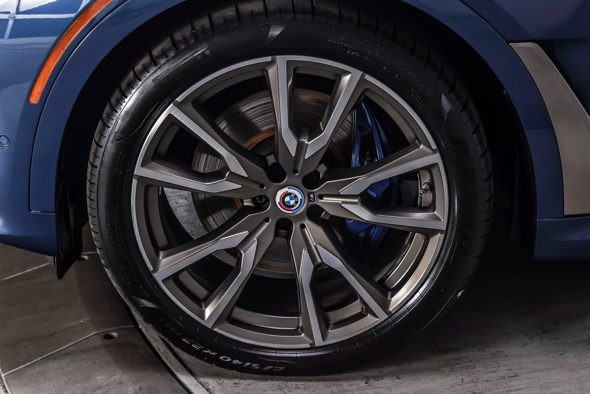 Used 2022 BMW X7 M50i w/ Dynamic Handling Package AWD/4WD image 10