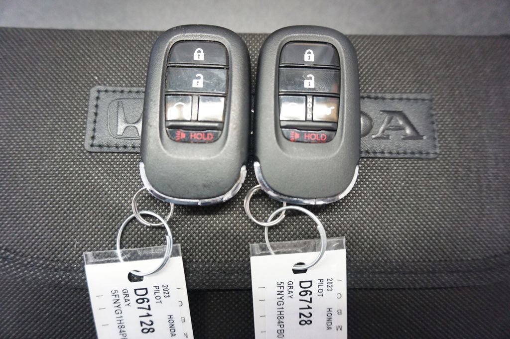 Used 2023 Honda Pilot Elite image 22