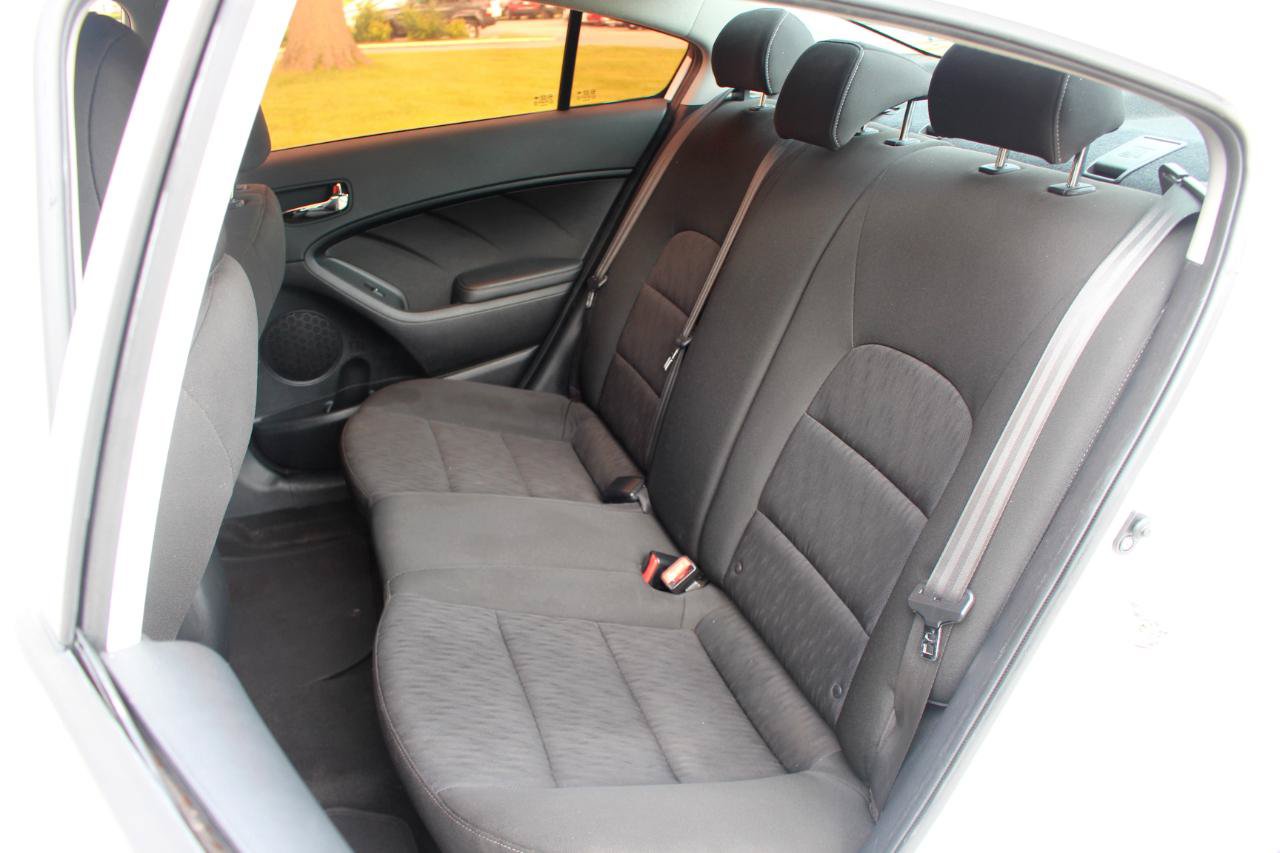 Used 2016 Kia Forte LX FWD image 27