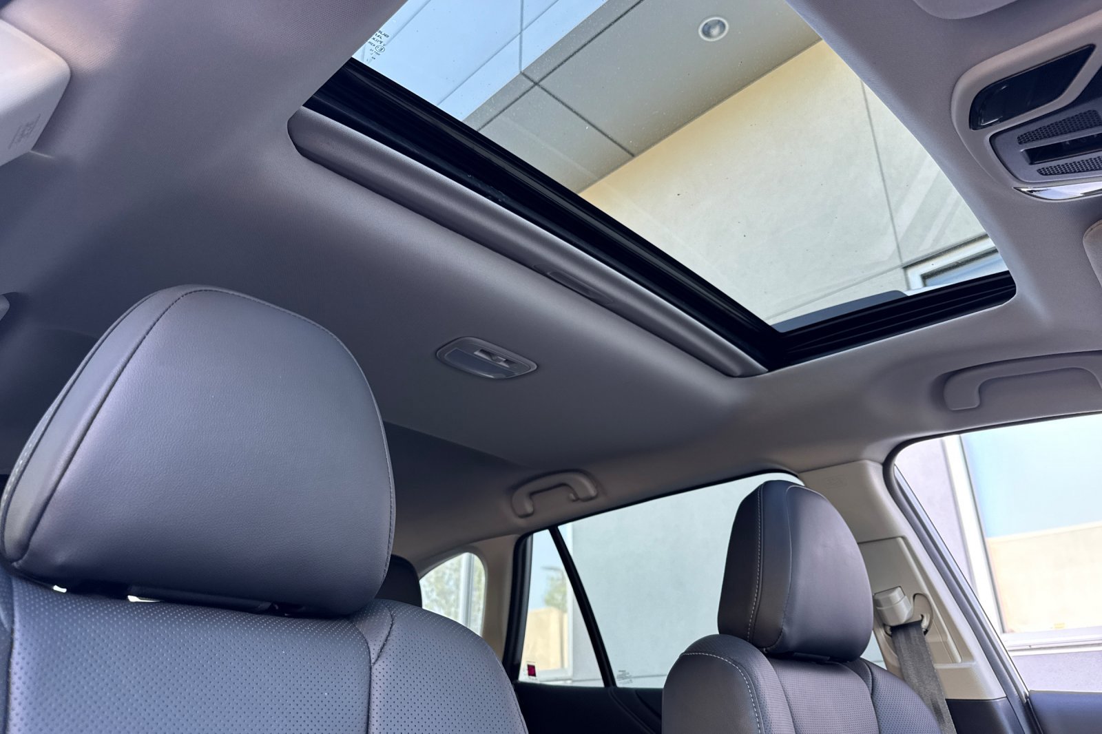 Used 2025 Subaru Outback Touring w/ Popular Package #2 image 15