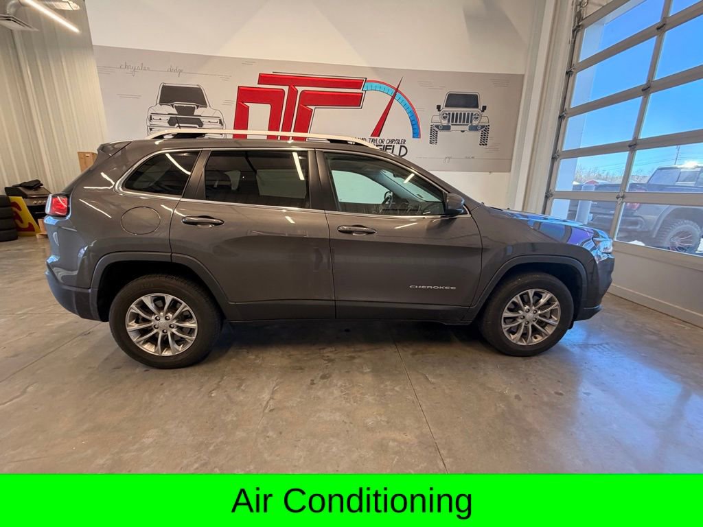 Used 2019 Jeep Cherokee Latitude Plus w/ Cold Weather Group image 3