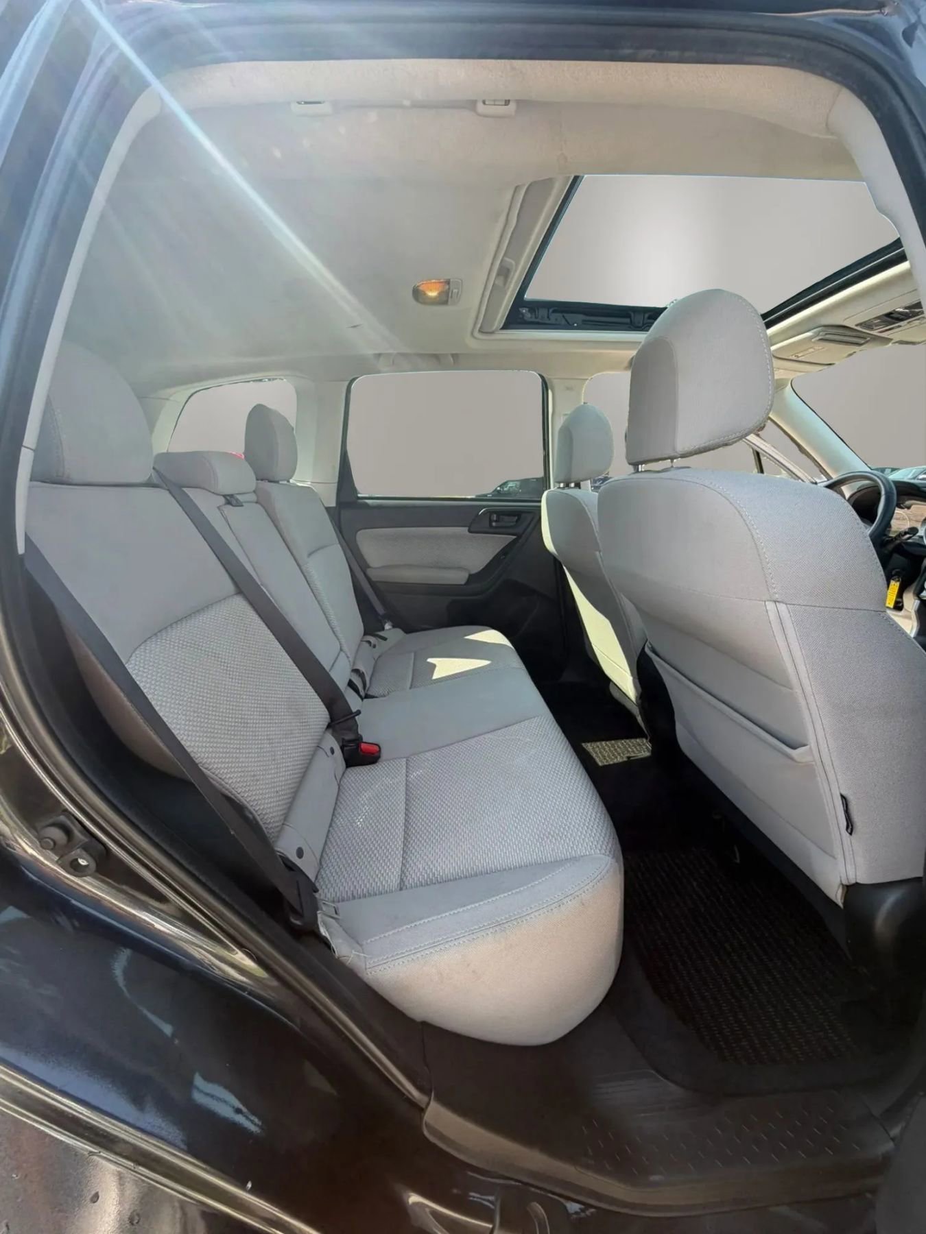 Used 2018 Subaru Forester 2.5i Premium w/ All-Weather Package image 12