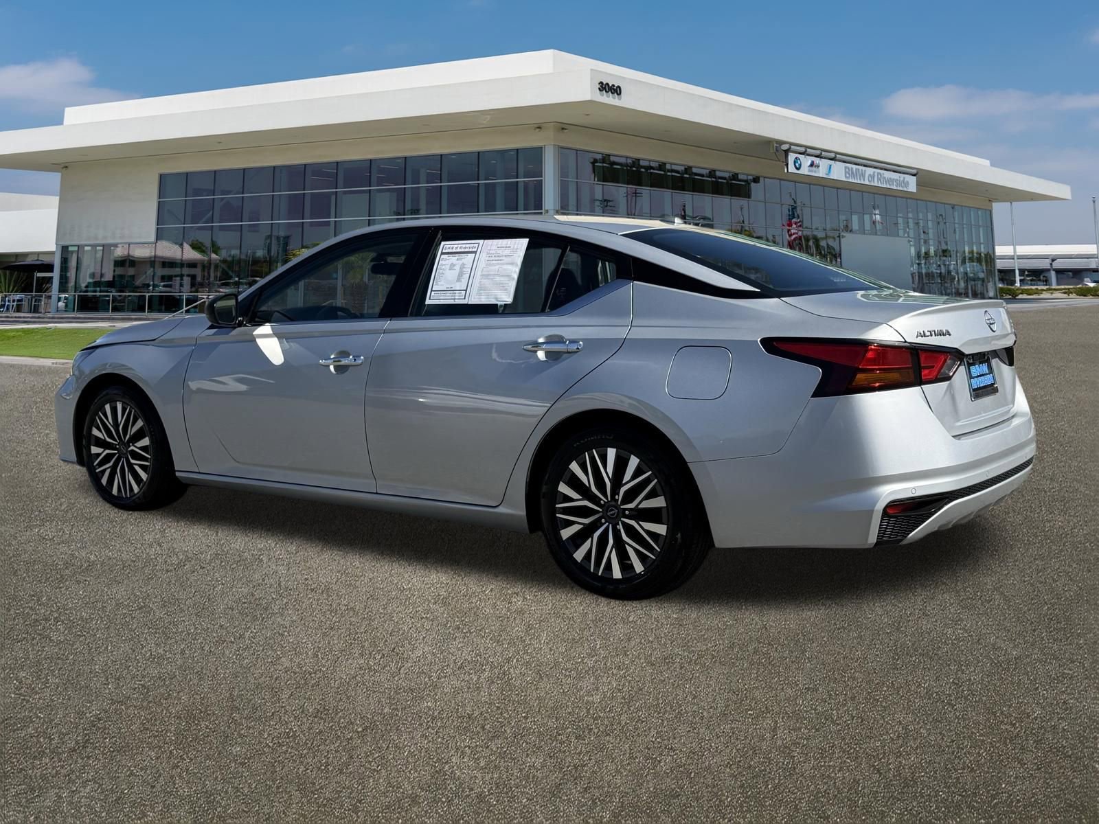 Used 2024 Nissan Altima 2.5 SV image 8