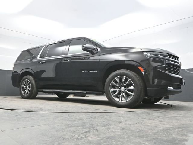 Used 2021 Chevrolet Suburban LT w/ Luxury Package image 39