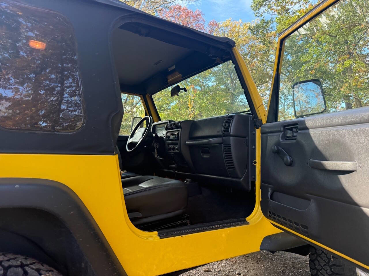 Used 2002 Jeep Wrangler SE image 20