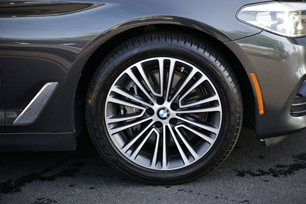 Used 2020 BMW 540i xDrive w/ Premium Package image 5