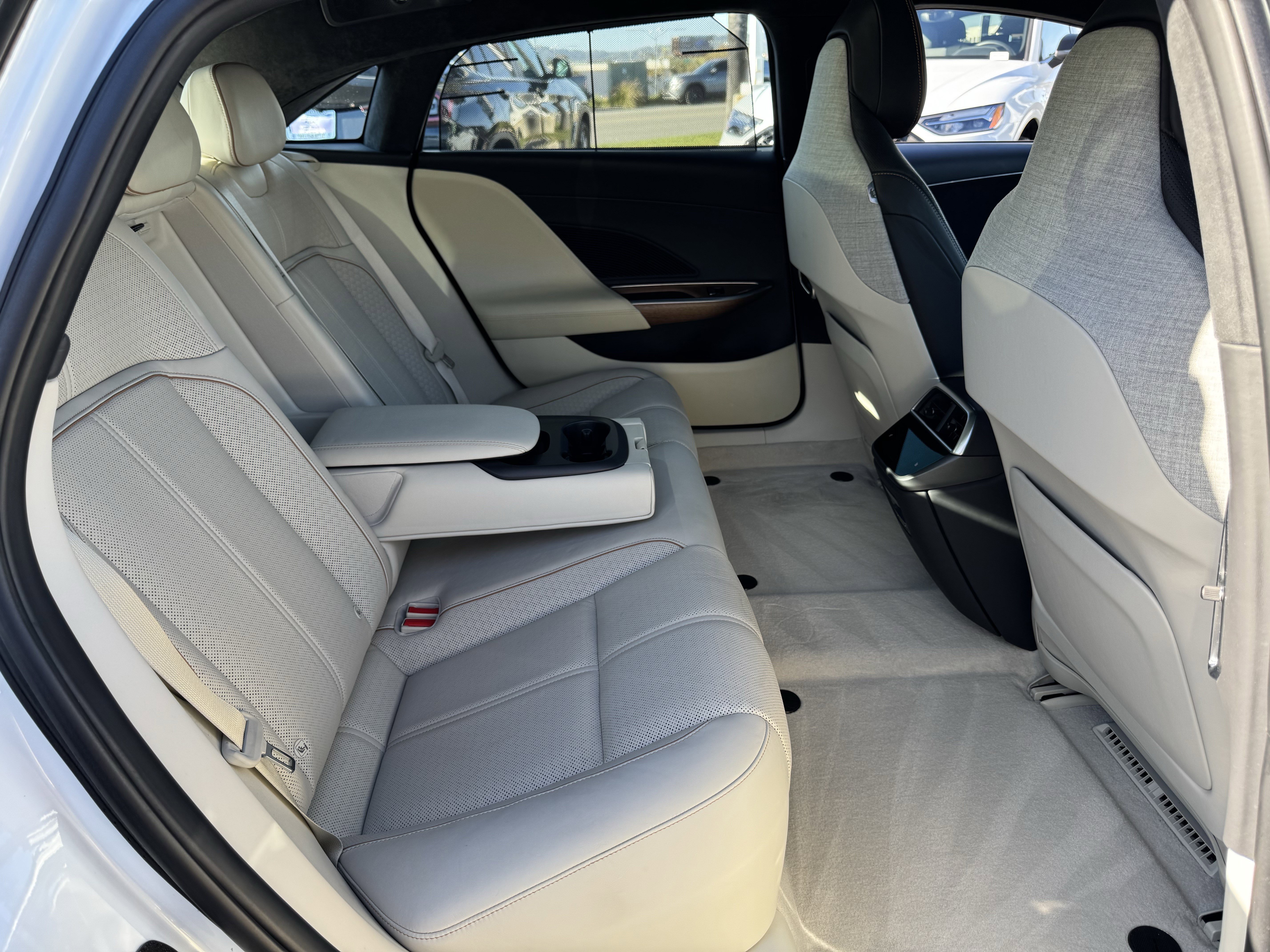 Used 2022 Lucid Air Grand Touring image 39