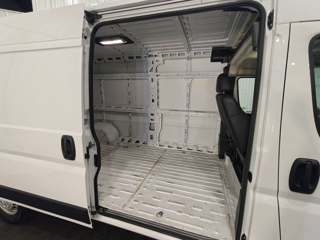Used 2024 RAM ProMaster 2500 w/ Convenience Group FWD image 19