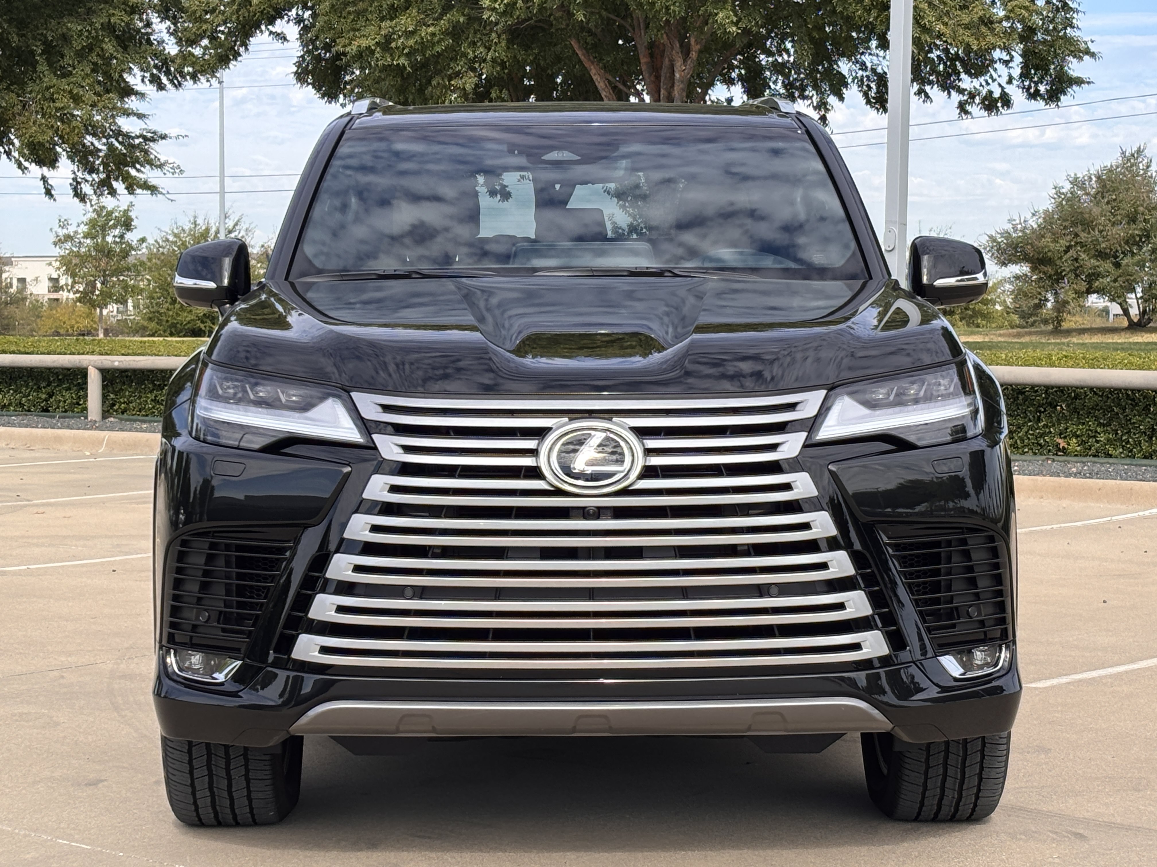 Certified 2026 Lexus LX 600 4WD w/ Accessory Package (Z1) image 9