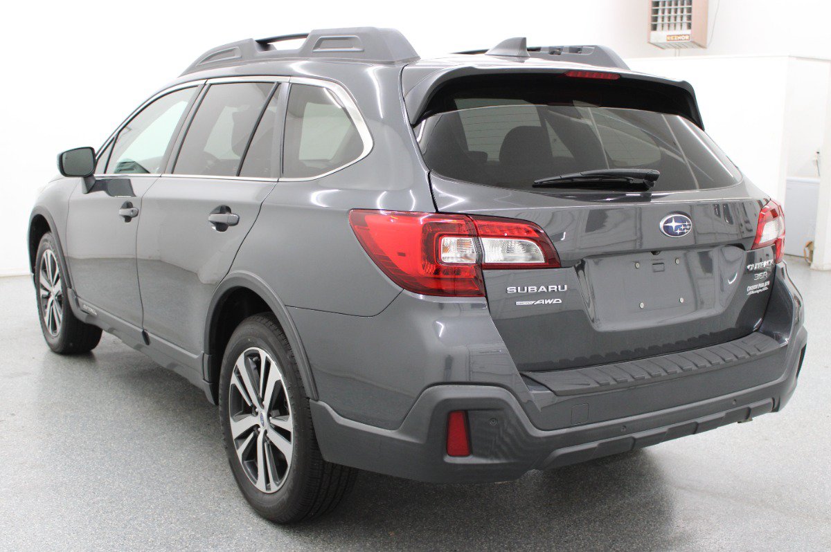 Used 2018 Subaru Outback 3.6R Limited AWD/4WD image 6