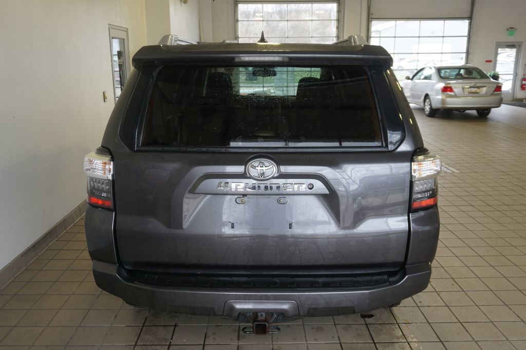 Used 2016 Toyota 4Runner SR5 Premium image 16