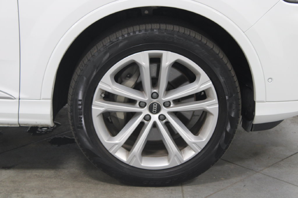 Used 2025 Audi Q7 3.0T Premium Plus AWD/4WD image 12