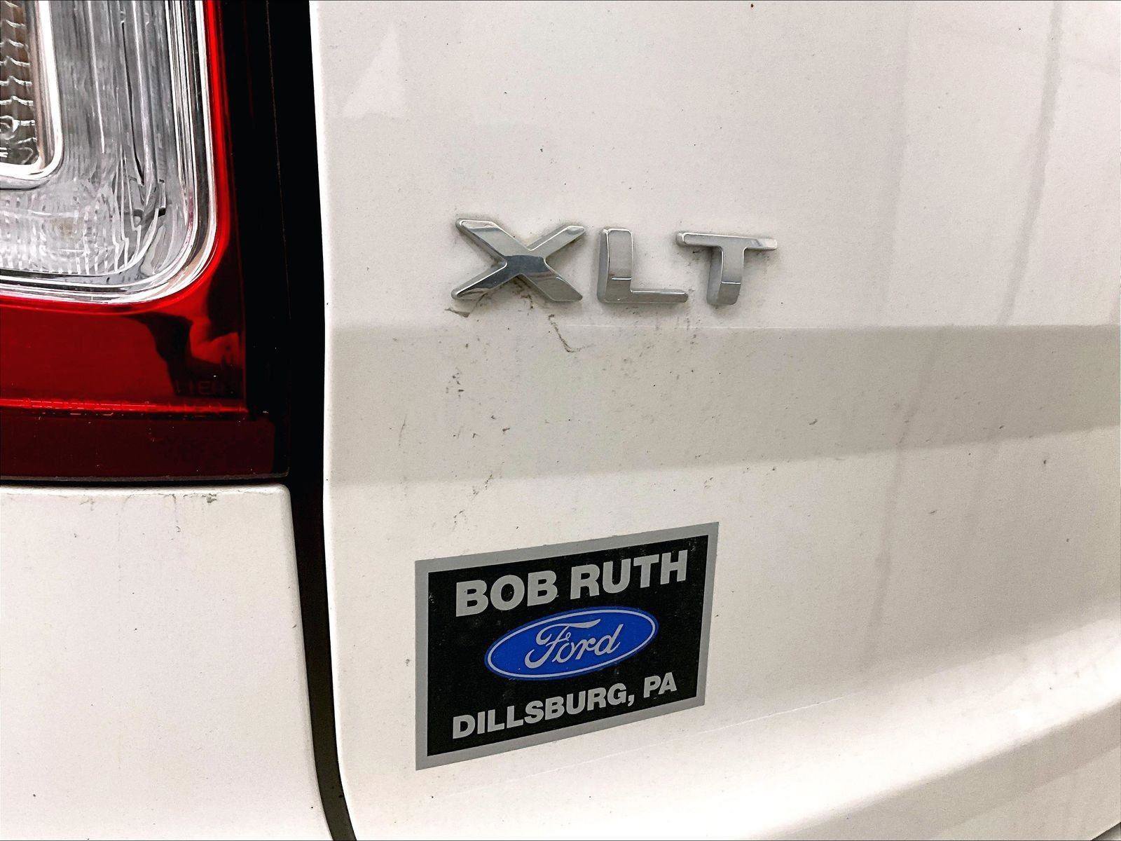 Used 2015 Ford Explorer XLT w/ Equipment Group 202B AWD/4WD image 13