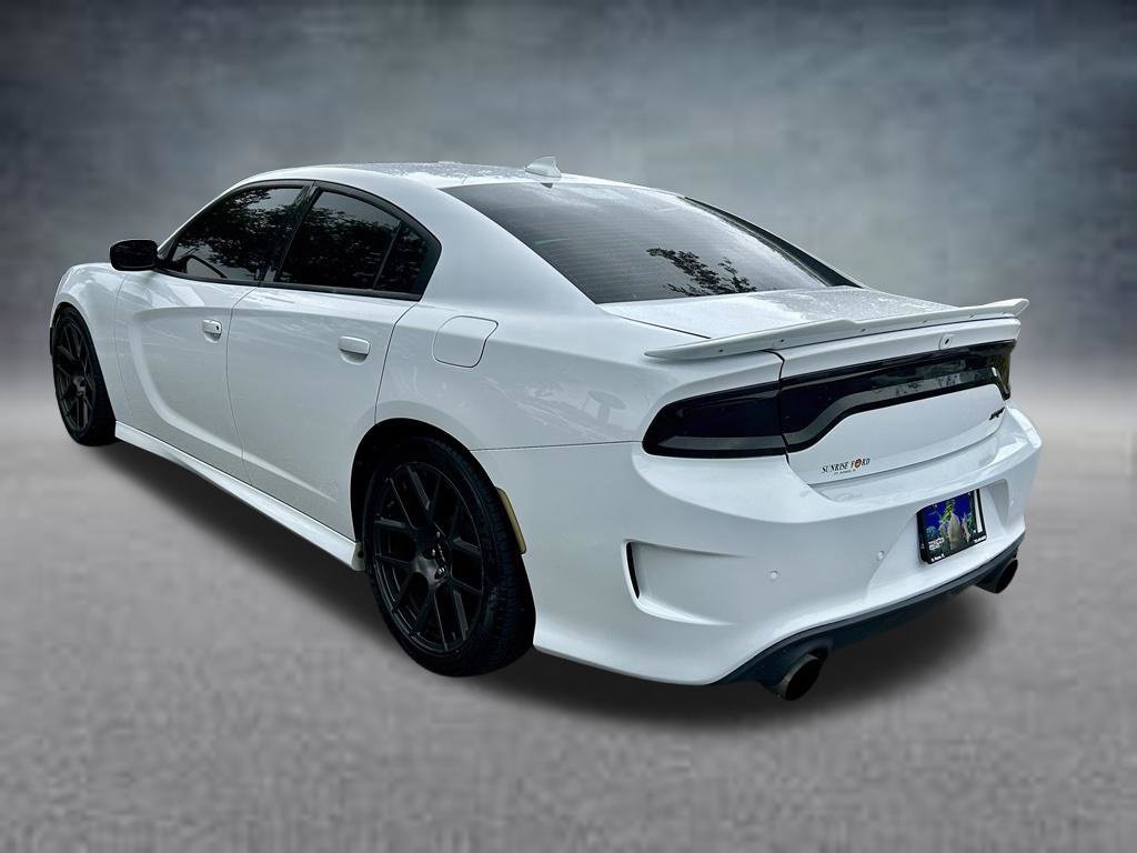 Used 2017 Dodge Charger R/T Scat Pack w/ Technology Group RWD image 7