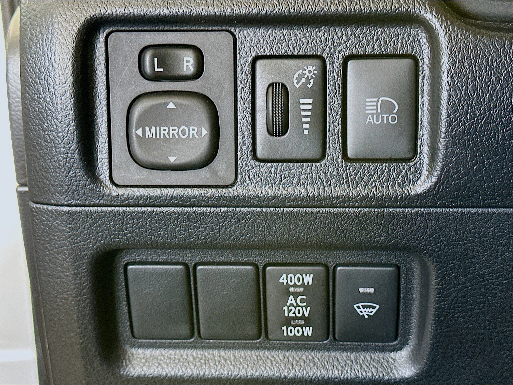 Used 2024 Toyota 4Runner SR5 AWD/4WD image 17