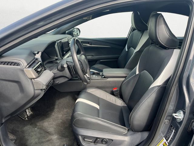 Used 2025 Toyota Camry SE image 11