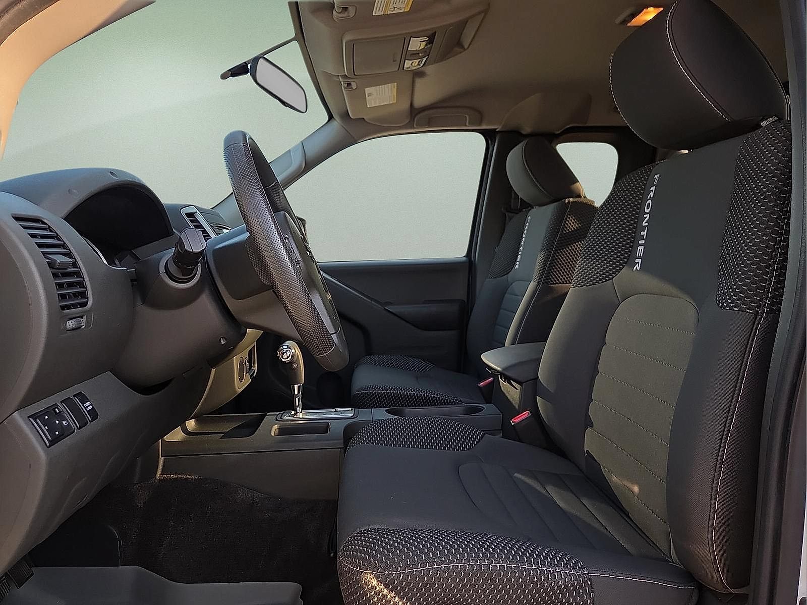 Used 2017 Nissan Frontier Desert Runner RWD image 14