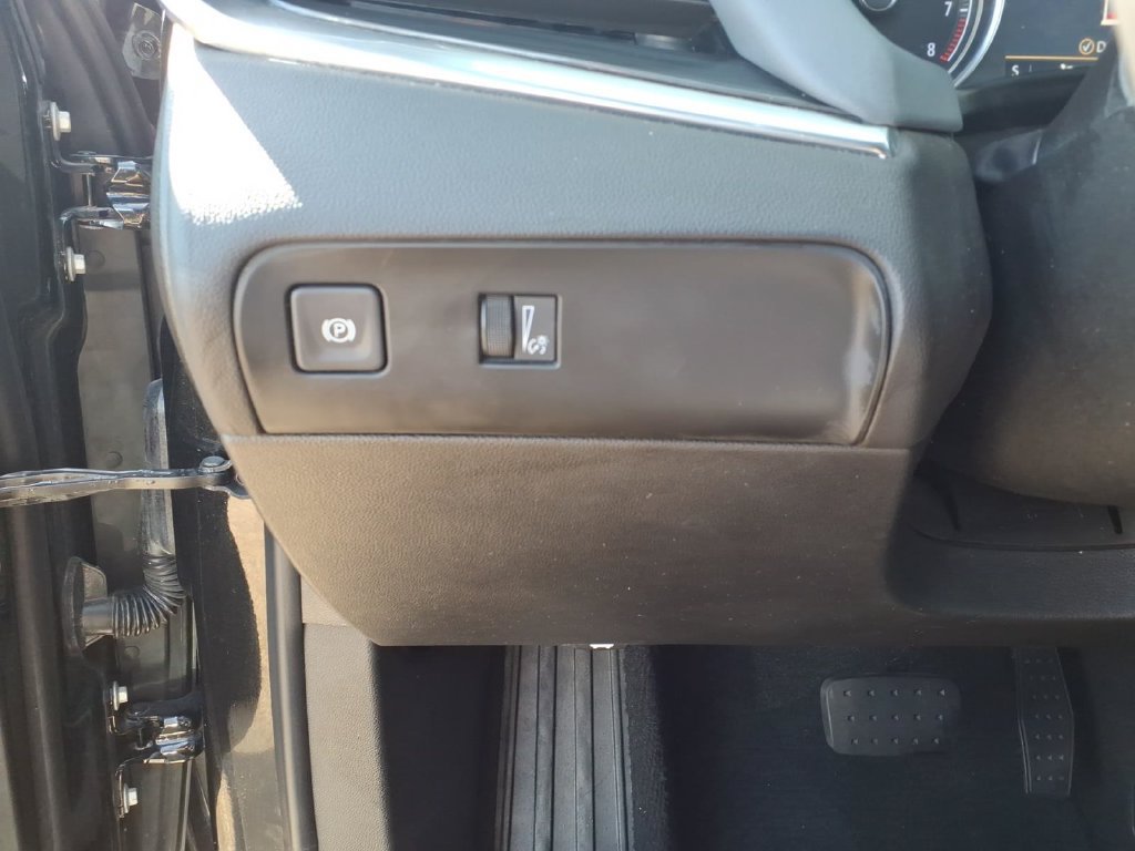 Used 2024 Buick Enclave Essence AWD/4WD image 14