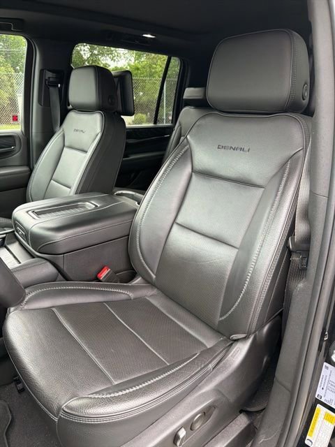 Used 2023 GMC Yukon XL Denali w/ Denali Reserve Package AWD/4WD image 9