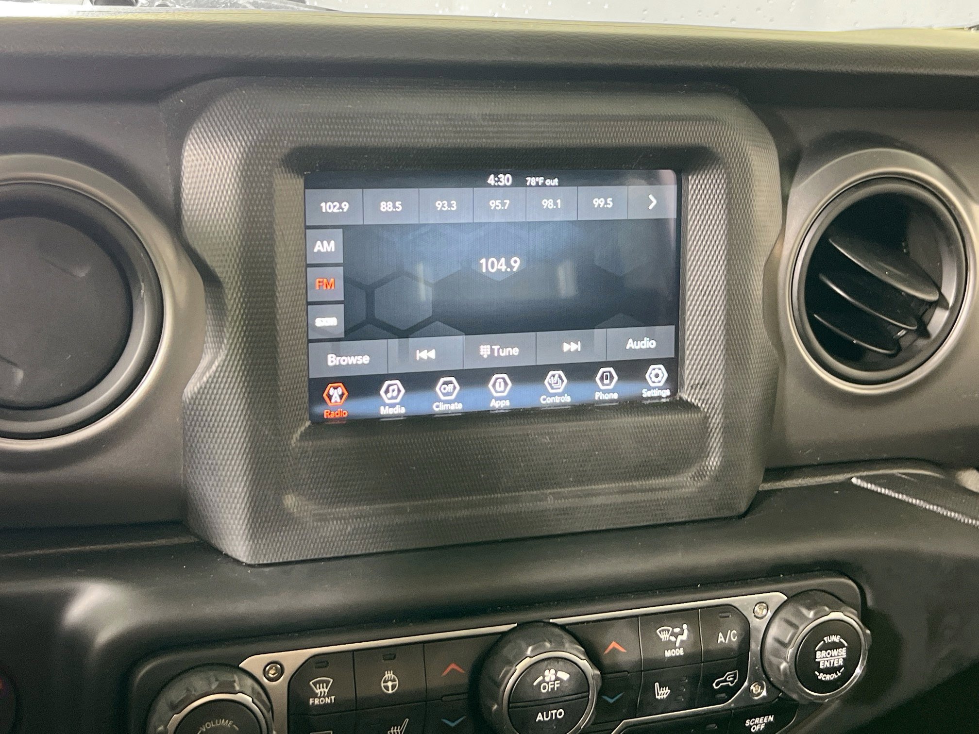 Used 2022 Jeep Wrangler Unlimited Sport image 13