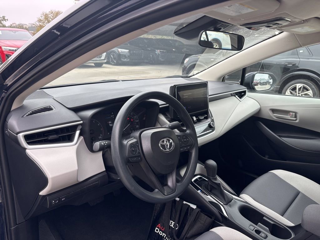 Used 2025 Toyota Corolla LE image 12