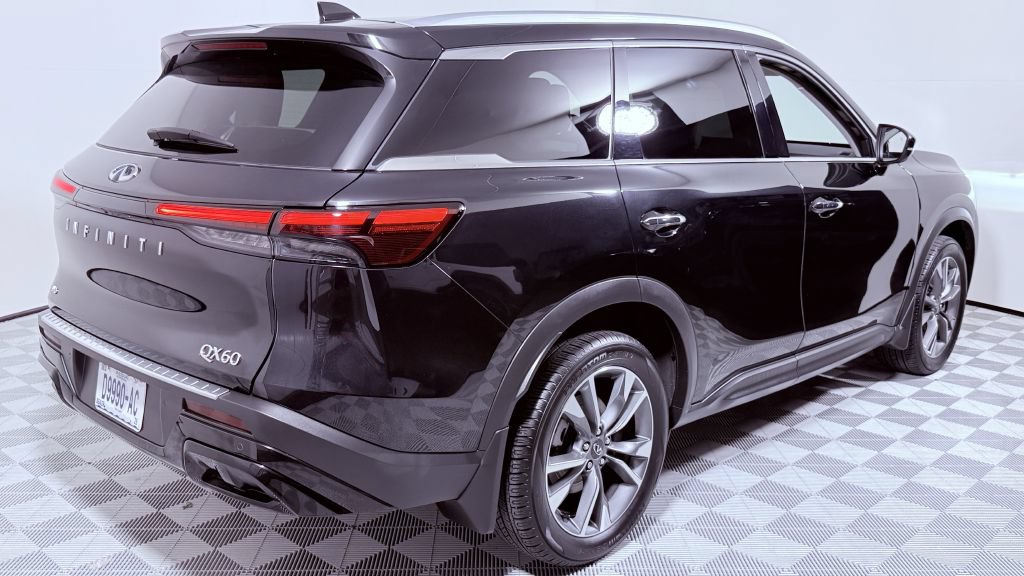 Used 2023 INFINITI QX60 Luxe w/ Cargo Package AWD/4WD image 3