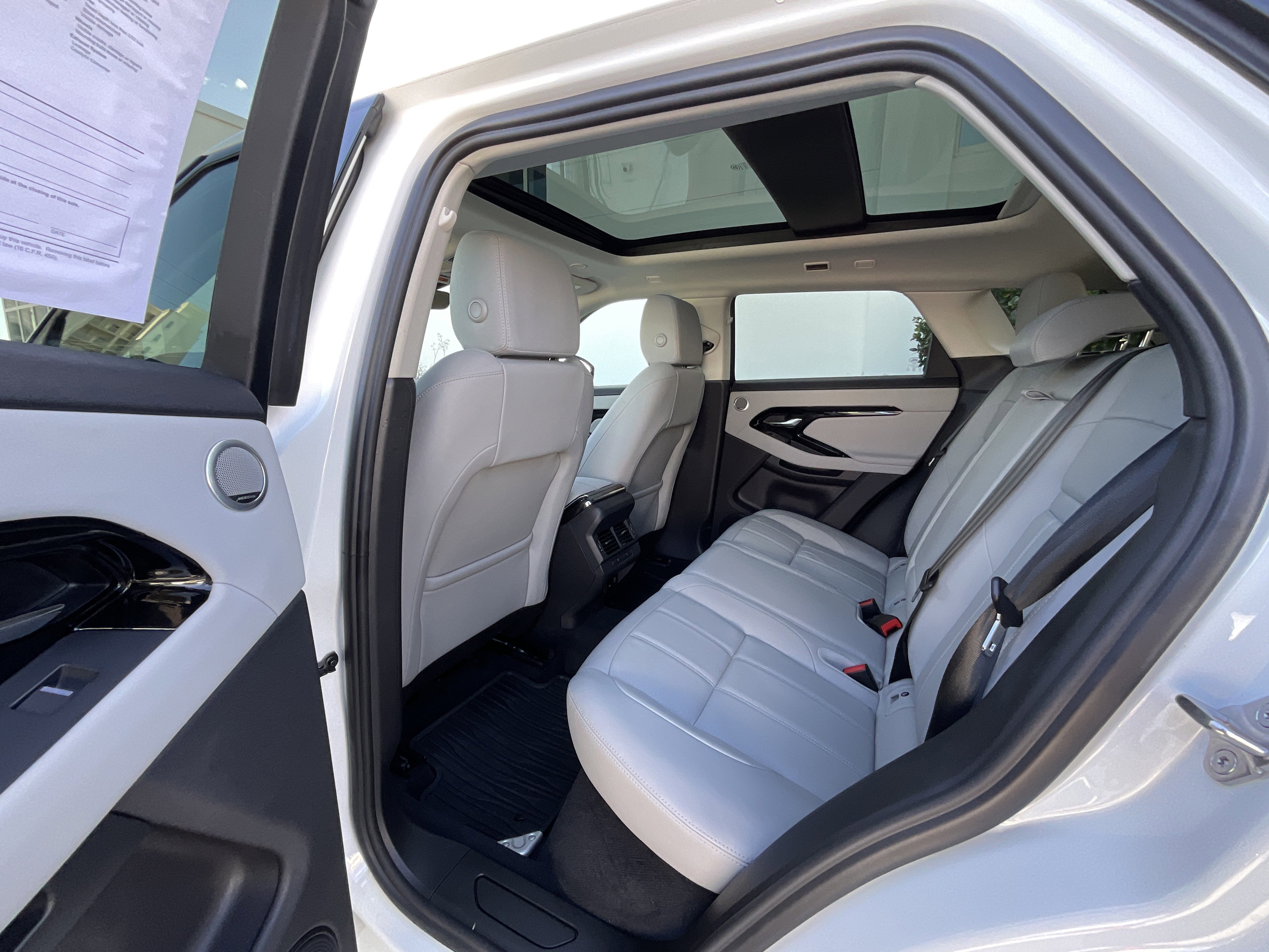 Used 2024 Land Rover Range Rover Evoque S image 25