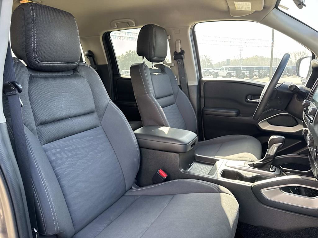 Used 2023 Nissan Frontier SV image 21