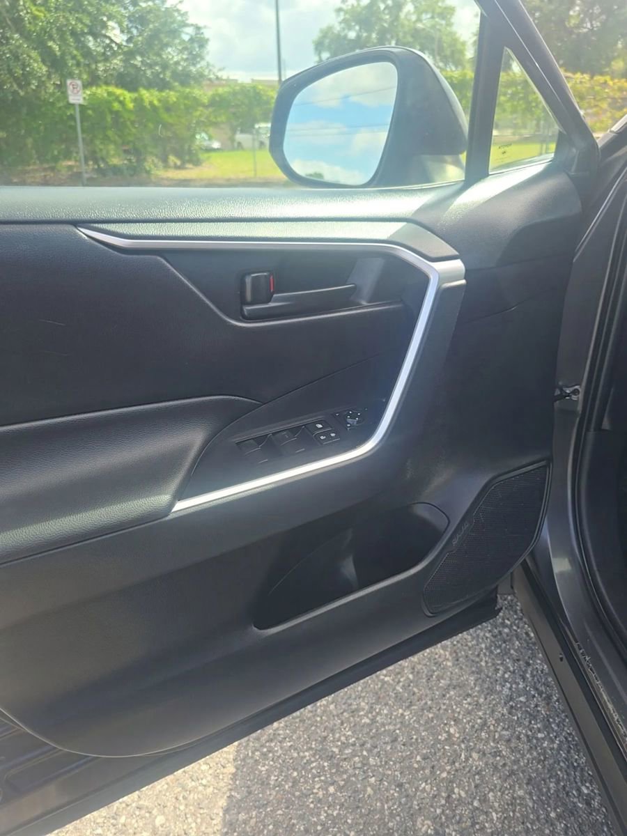 Used 2019 Toyota RAV4 LE w/ All Weather Liner Package AWD/4WD image 14