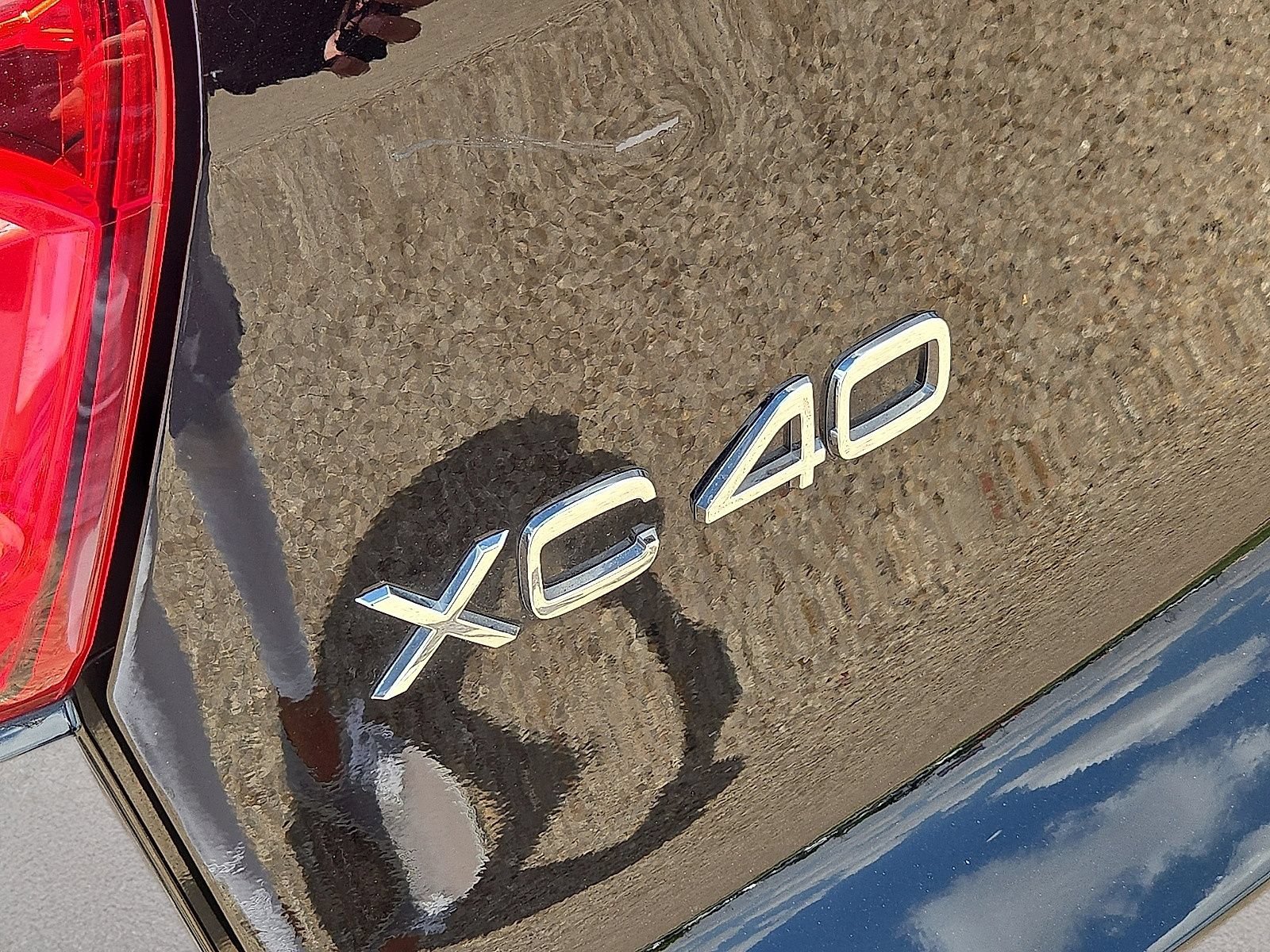 Used 2024 Volvo XC40 B5 Plus AWD/4WD image 11