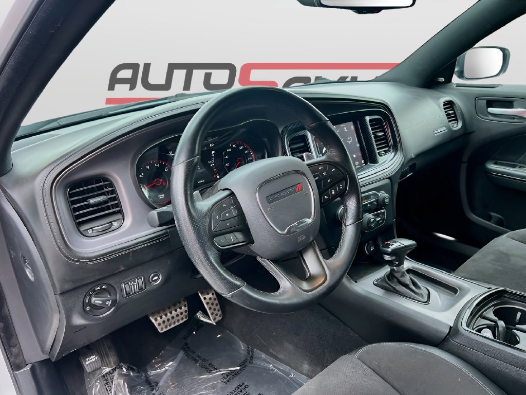 Used 2023 Dodge Charger R/T w/ Plus Group RWD image 9
