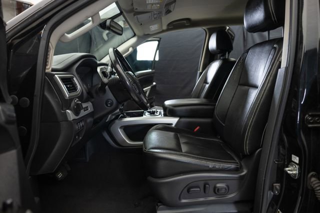 Used 2019 Nissan Titan PRO-4X w/ Pro-4x Convenience Package image 14