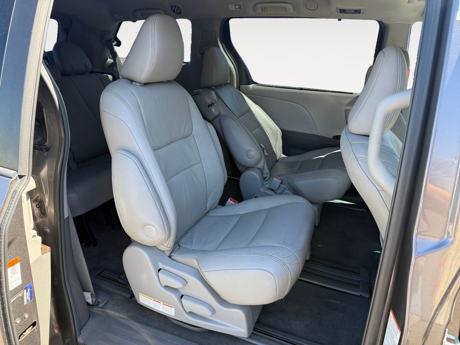 Used 2015 Toyota Sienna XLE w/ XLE Navigation Package FWD image 19