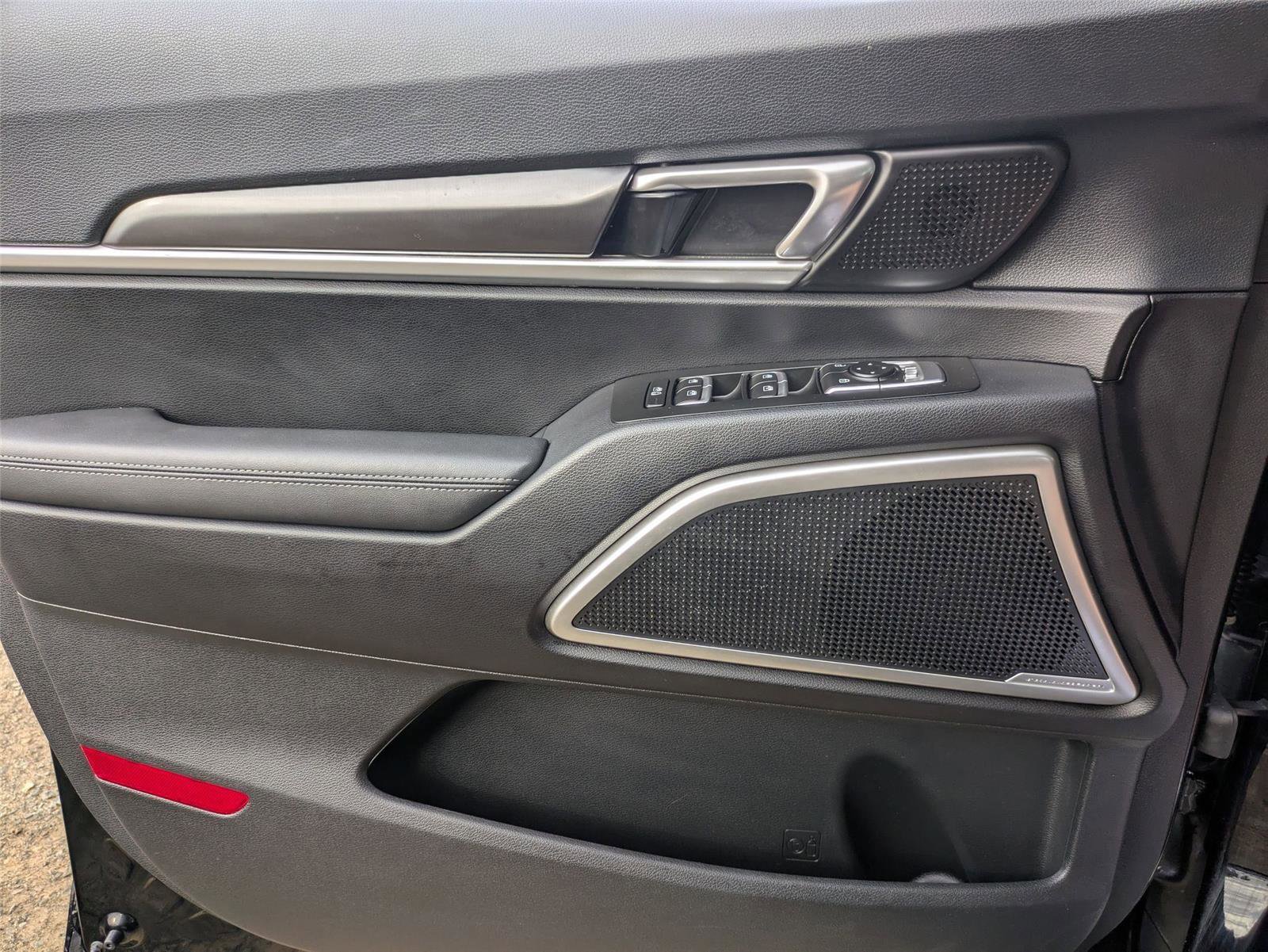 Used 2023 Kia Telluride LX image 10