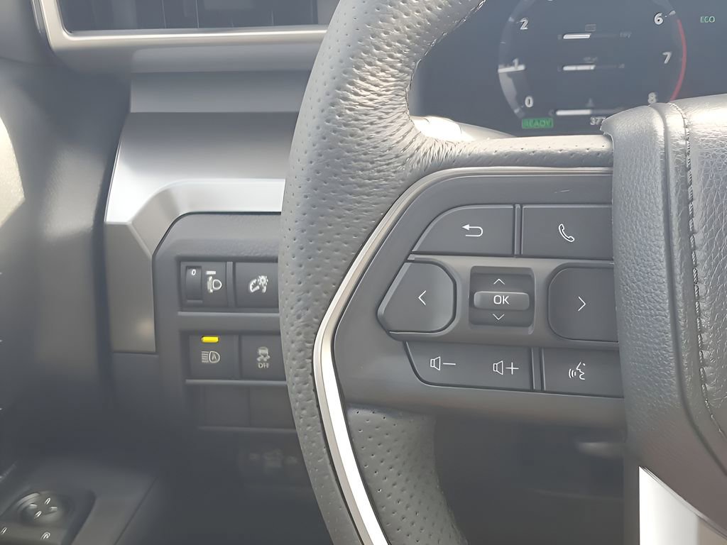 Used 2025 Toyota Tacoma TRD Sport image 34