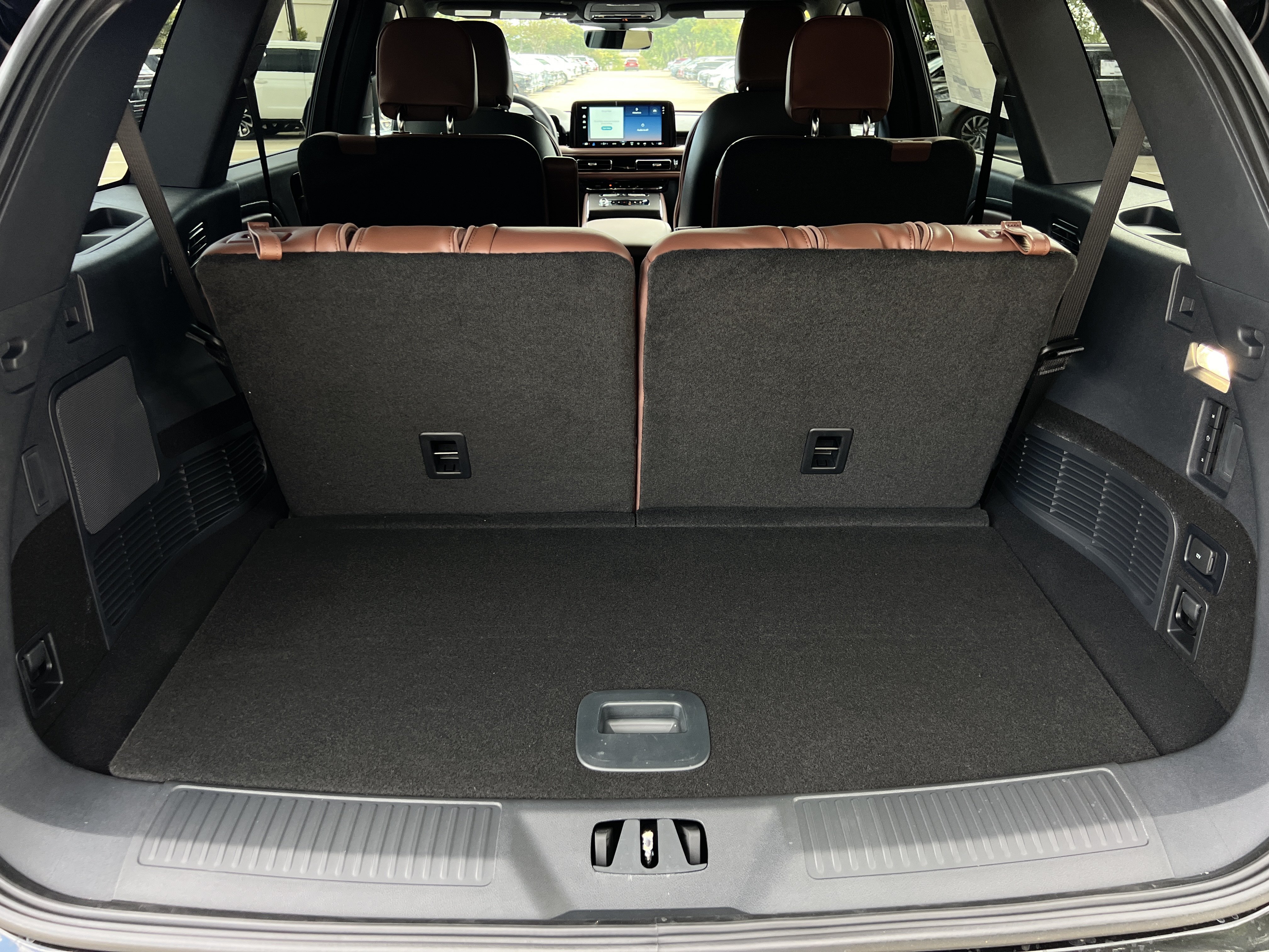 New 2027 Lincoln Aviator Reserve w/ Jet Appearance Package RWD image 27