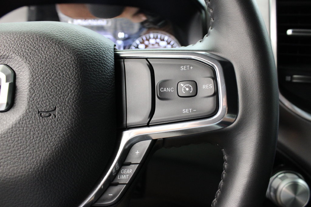 Used 2024 RAM 1500 Laramie AWD/4WD image 28