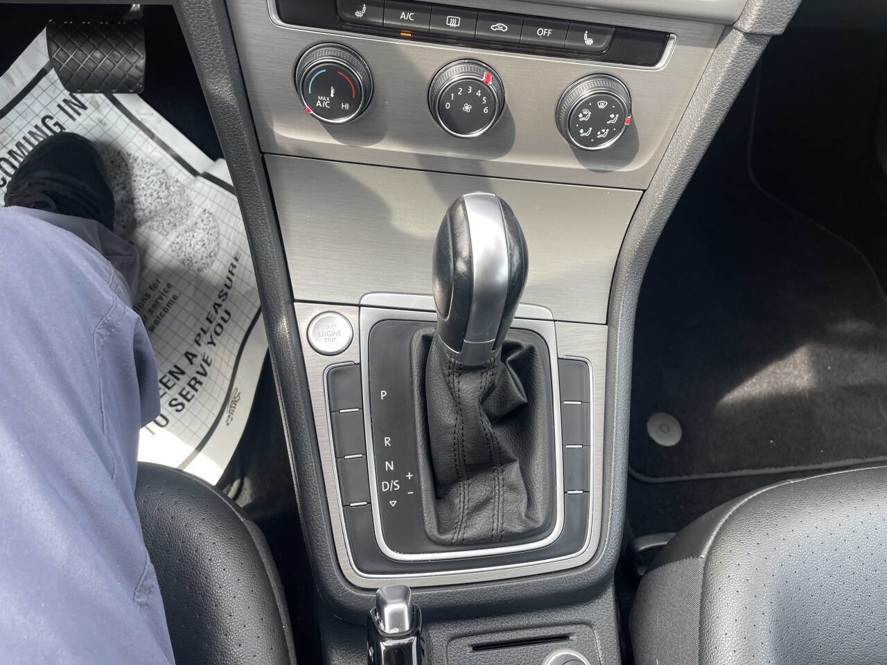 Used 2016 Volkswagen Golf Limited Edition image 34